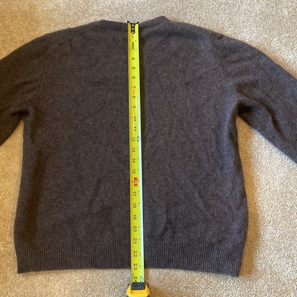 100% Wool Sweater - Picture 7 of 8